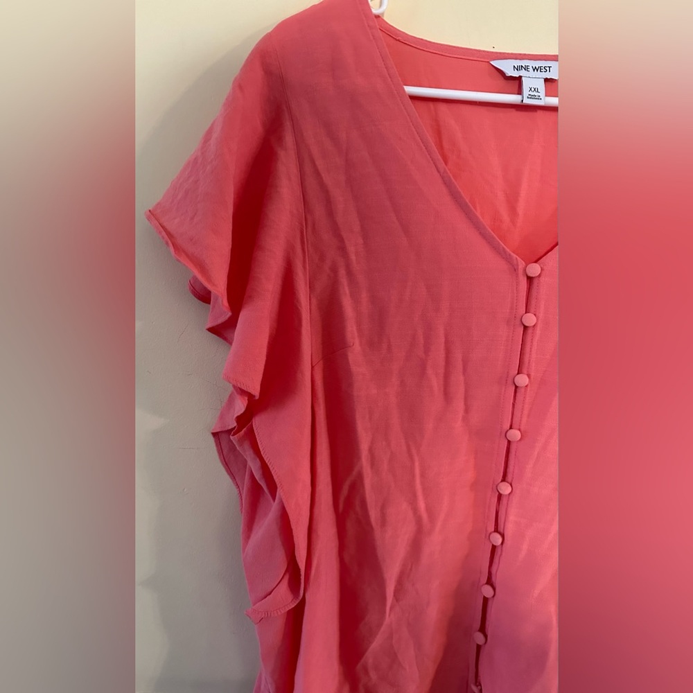 NINE WEST size XXL, pink, short butterfly sleeves,button up blouse. - Picture 4 of 7